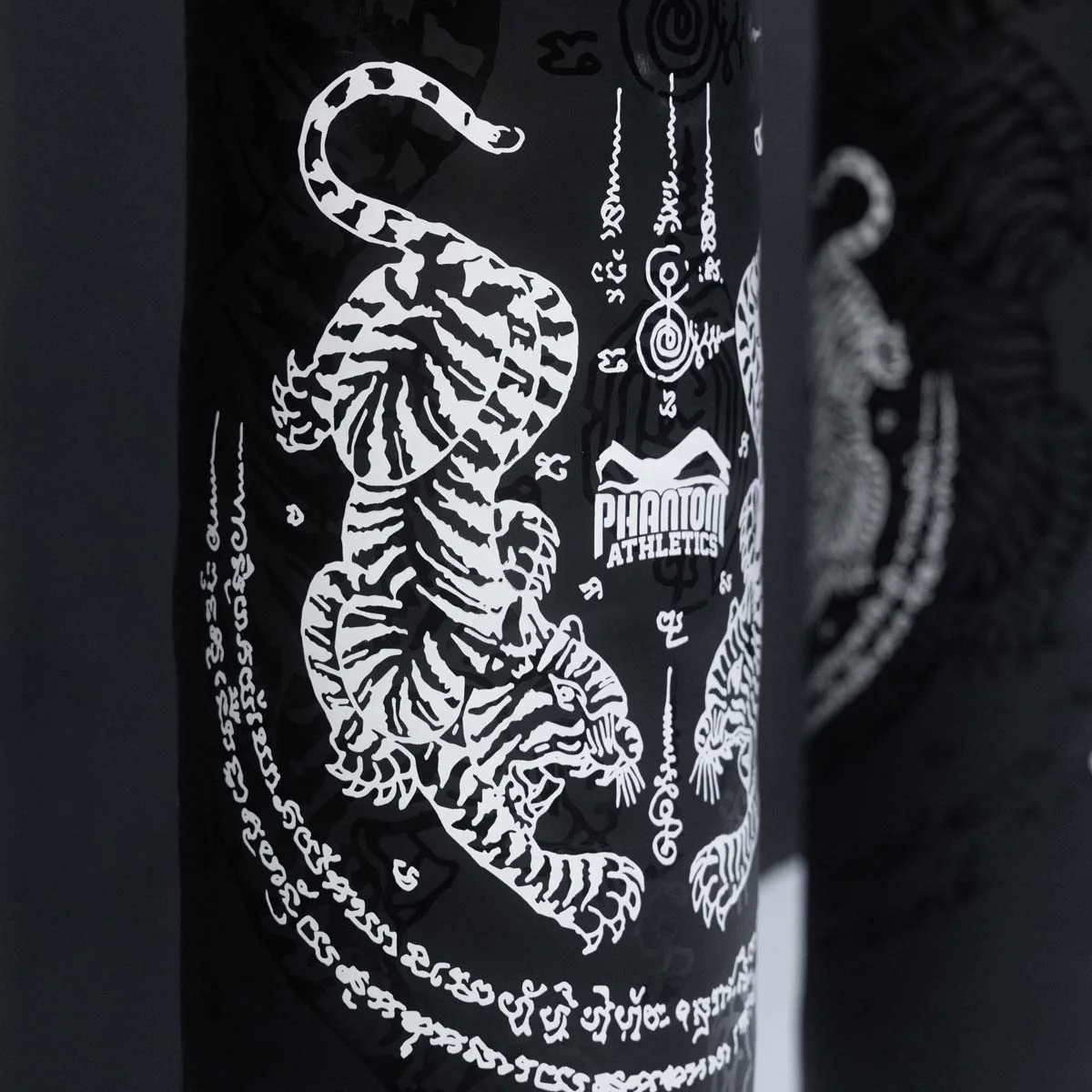 Boxsack MUAY THAI mit Füllung (80/180 cm) - Image 9